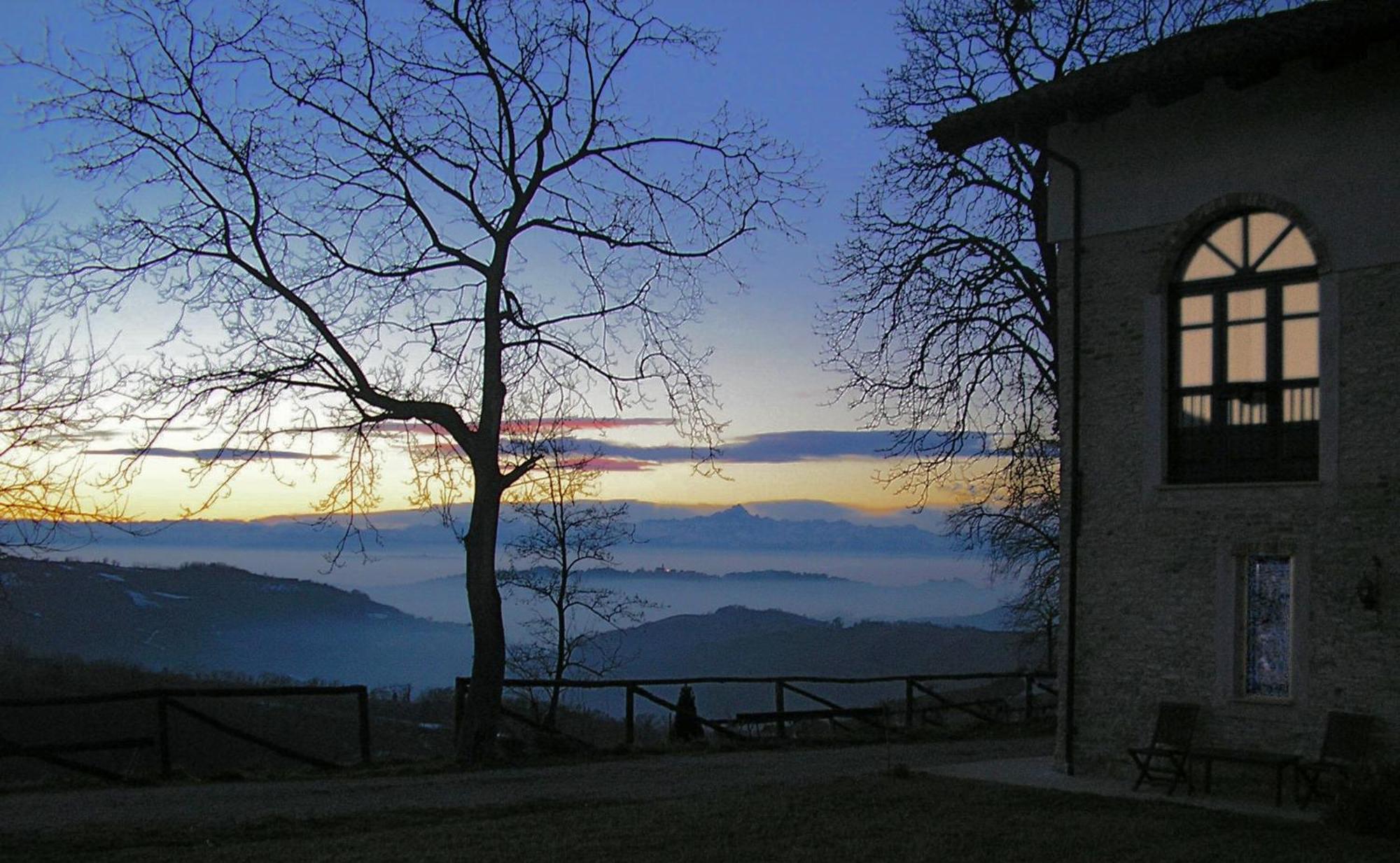 Casa Branzele Trezzo Tinella Exterior foto